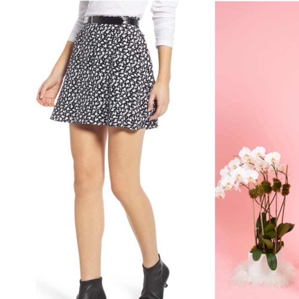 NWT Something Navy Floral flowy skirt